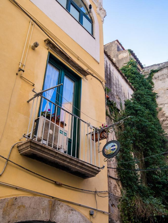 Terre Dipinte Bed and Breakfast Salerno Exteriör bild